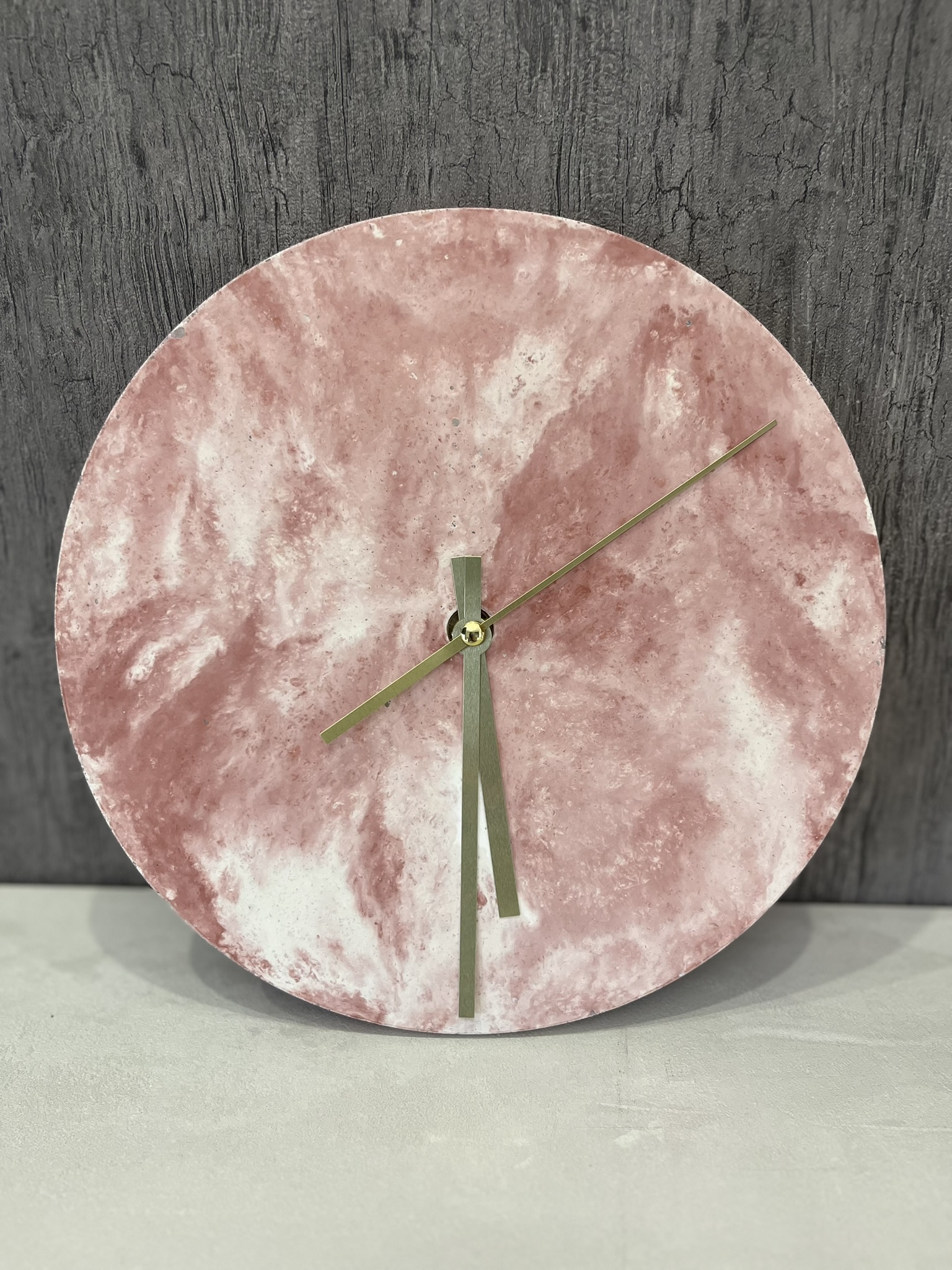 orologio in cemento